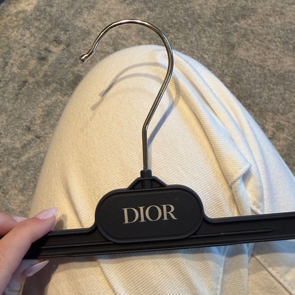 Dior Hangars - Picture 2 of 6